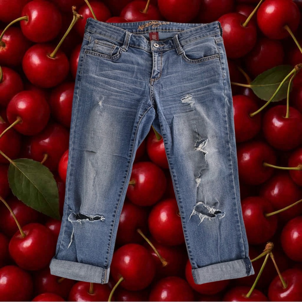Arizona Jean Company Ripped Denim Capri Cropped Cuffed Hem